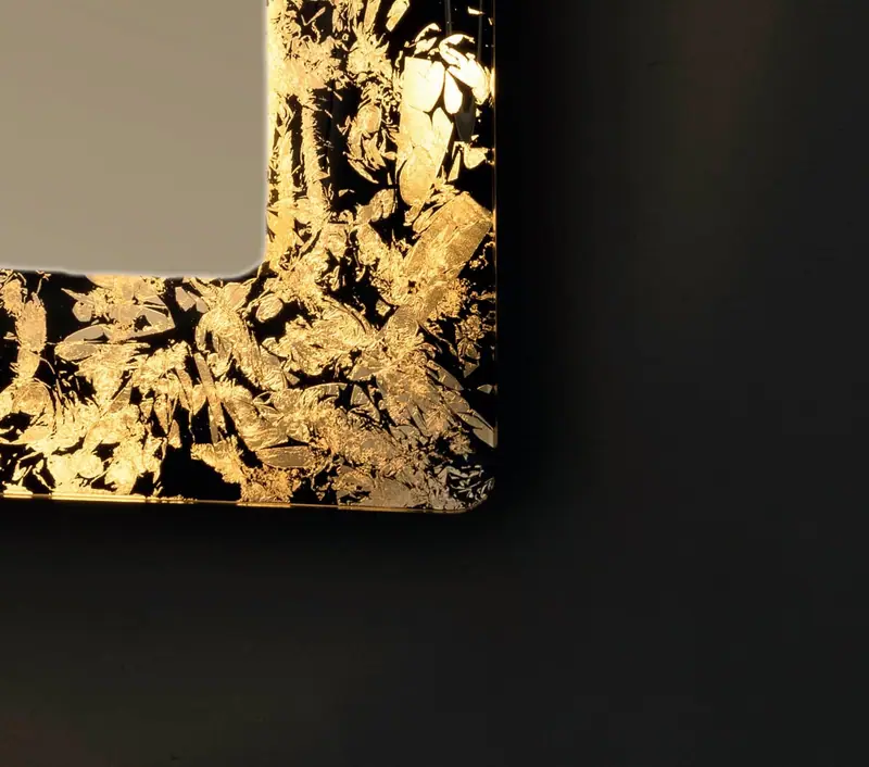 Golden Summer – Specchio in foglia oro su nero con LED, Foglia oro su nero, dettaglio