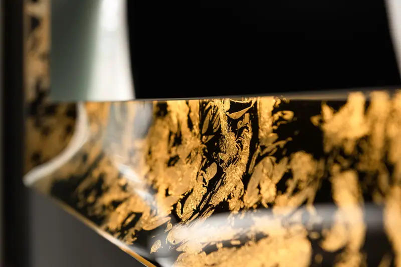 Golden Summer – Specchio in foglia oro su nero con LED, Foglia oro su nero, dettaglio
